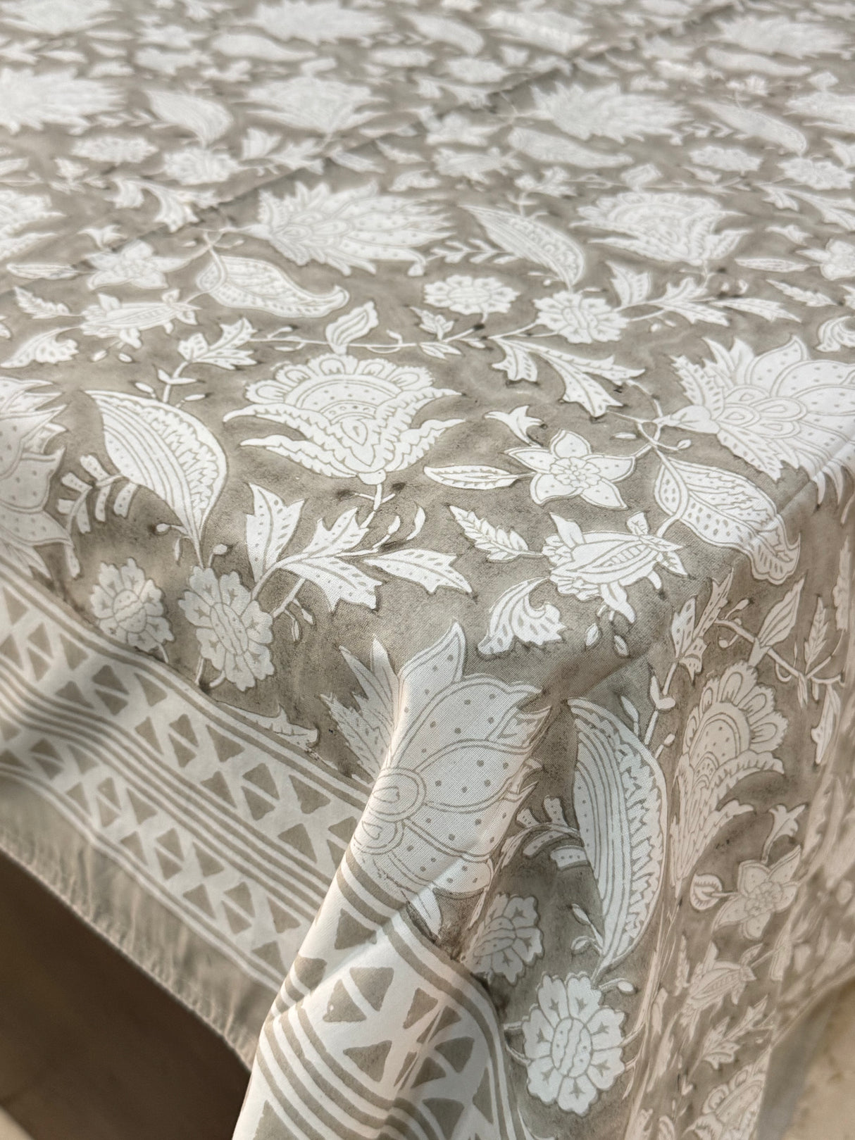 Wholesale and retail grey floral fitted bedsheets from Jaipur