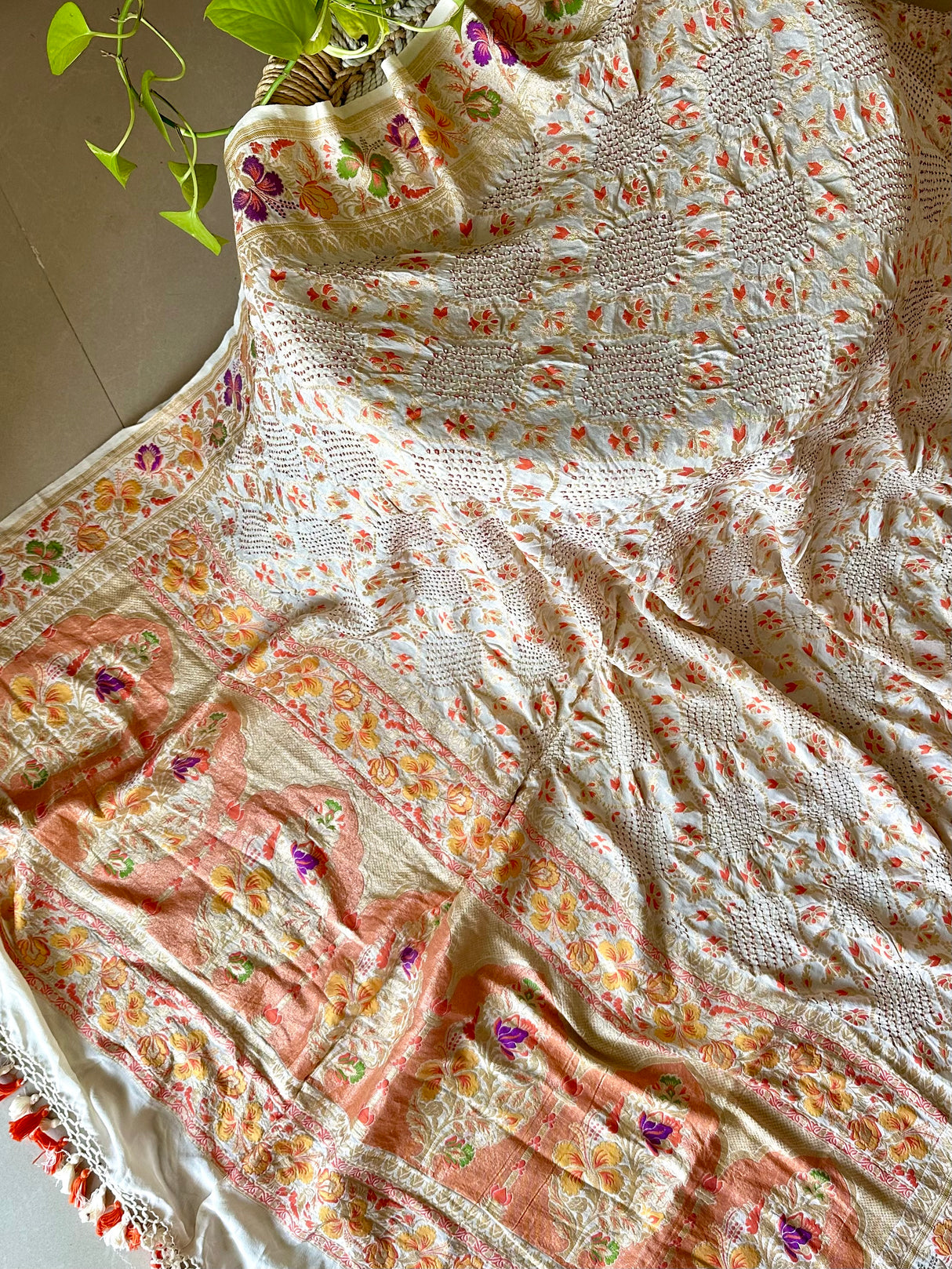 aaradhya-ivory-banarasi-floral-bandhani-weave-dupatta