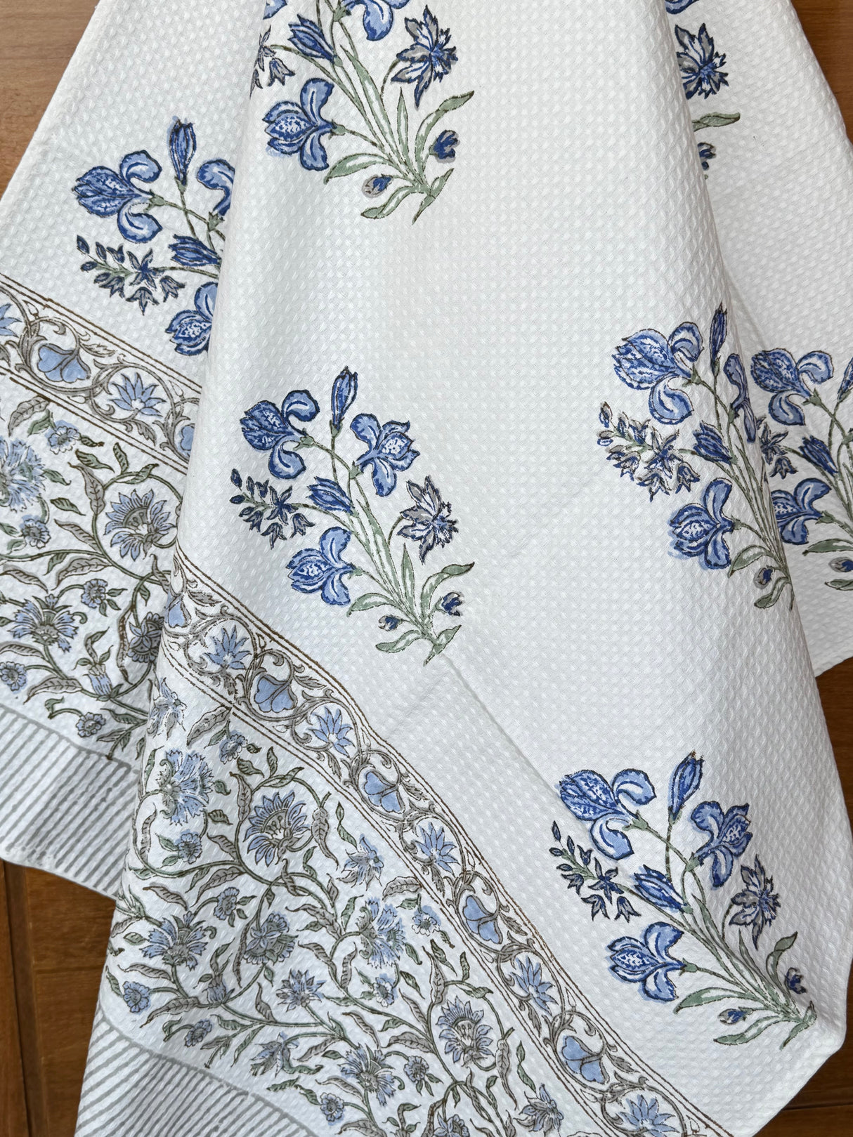 beach-vacation-handblock-white-cotton-towel