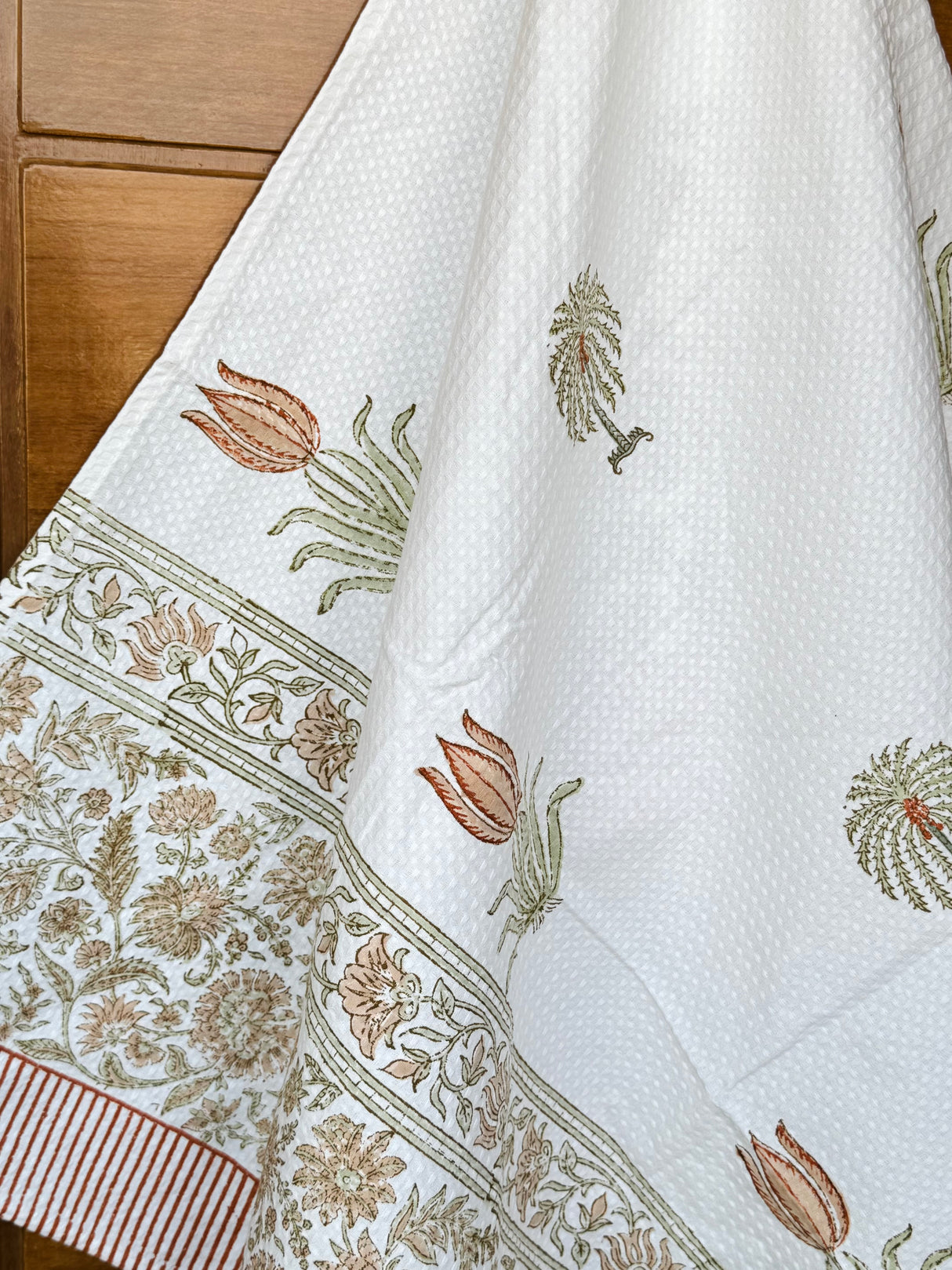 spa-quality-handblock-cotton-waffle-bath-towel