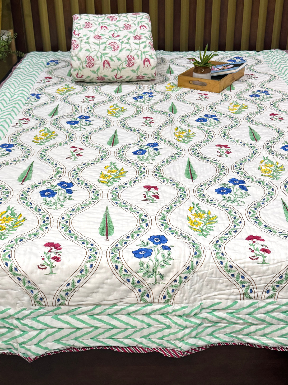 ajrakh-style-mulmul-cotton-reversible-quilt