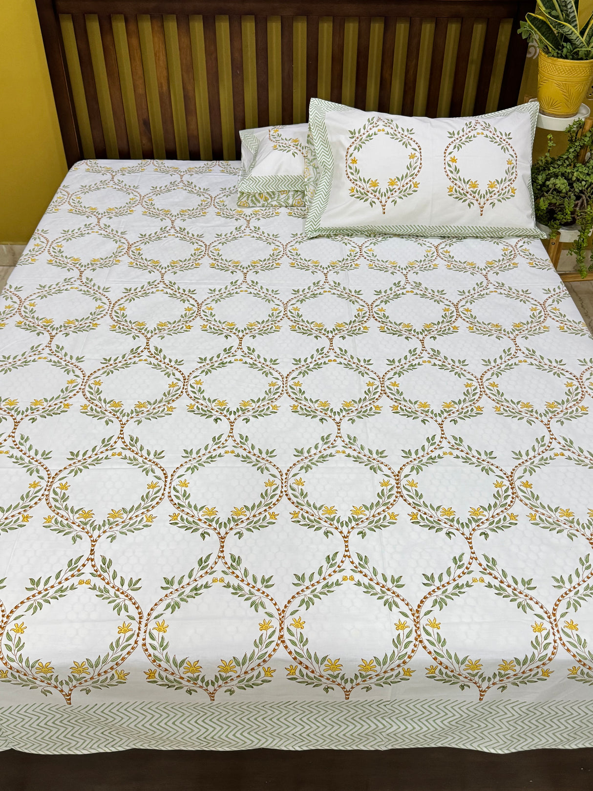 artisan-earthen-flora-handblock-print-pure-cotton-bedsheet
