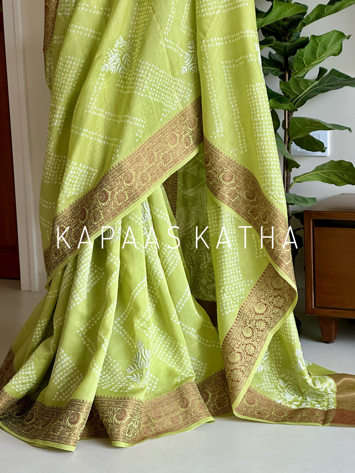 artisan-gilded-lucknow-chikankari-chanderi-silk-saree