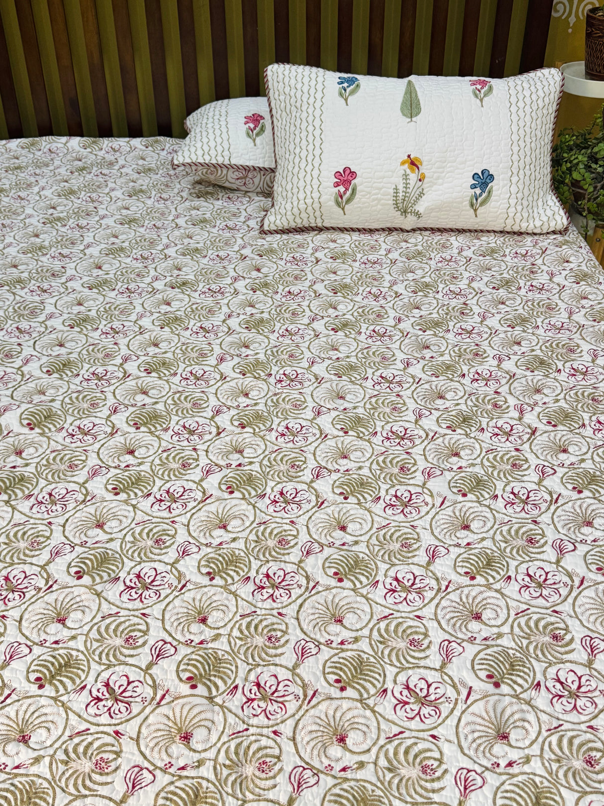 artisan-king-bedcover-royal-loom-kapaas-katha