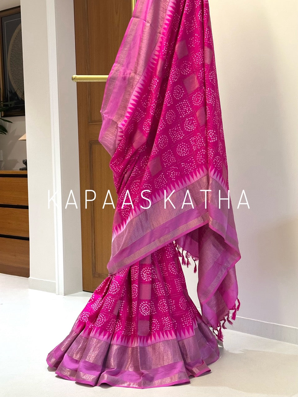 bindu-madhurya-bandhani-vasundhra-silk-saree