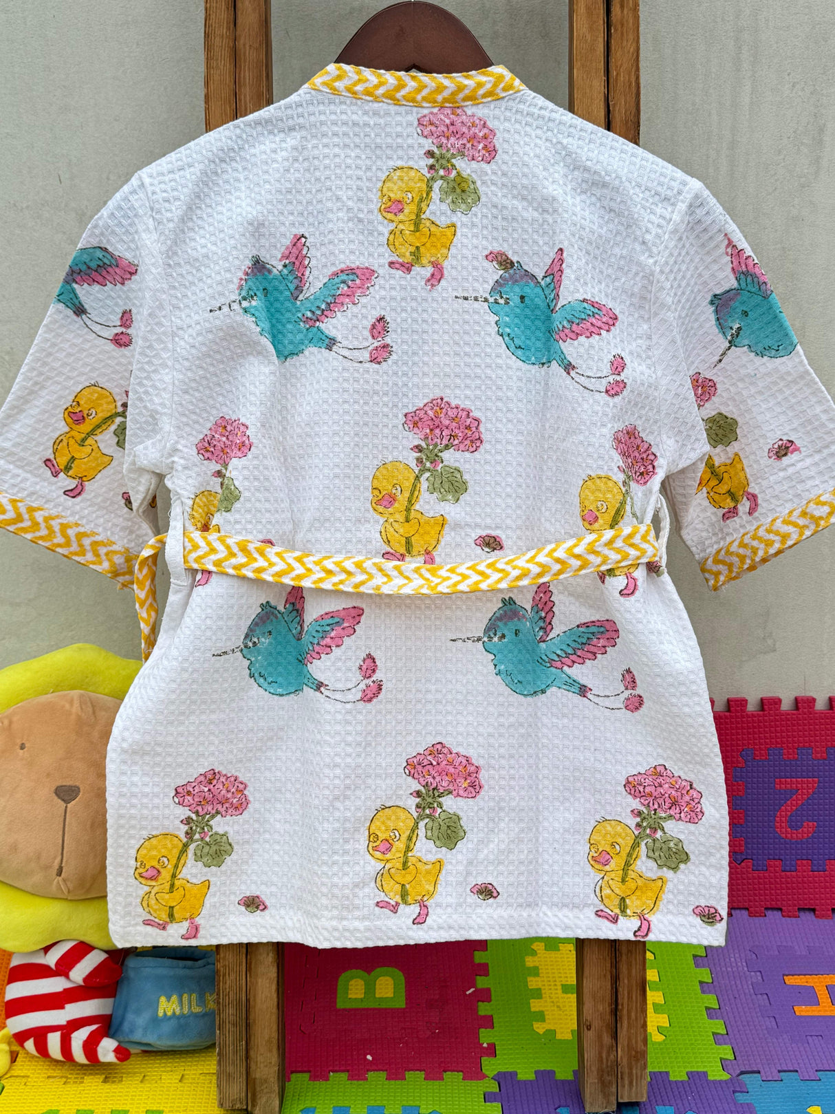 birds-kids-bathrobe-back-view