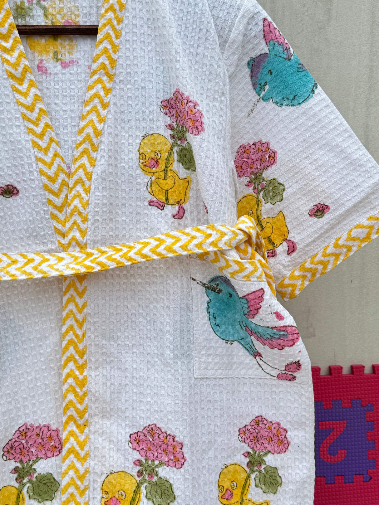 birds-kids-bathrobe-right-view