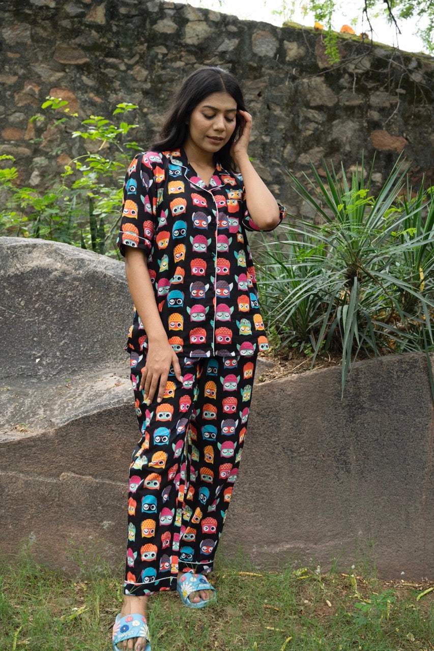 black-colourful-owl-theme-cotton-pajama-close-up
