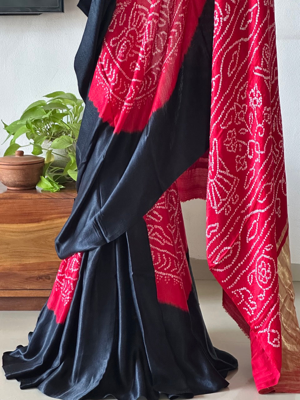 Black and Red Pure Gajji Silk Rasmandal Circle Bandhani Saree