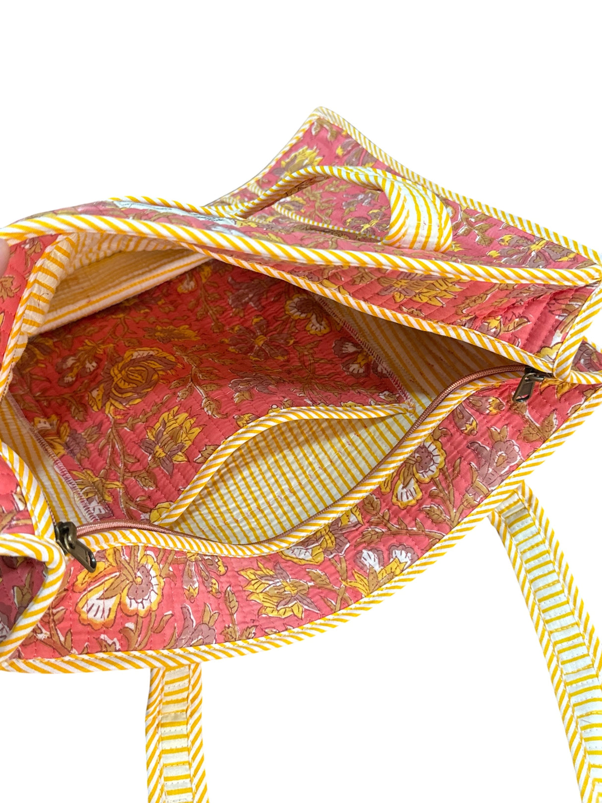 block-print-handcrafted-tote-bag-zip-closure-everyday-charm