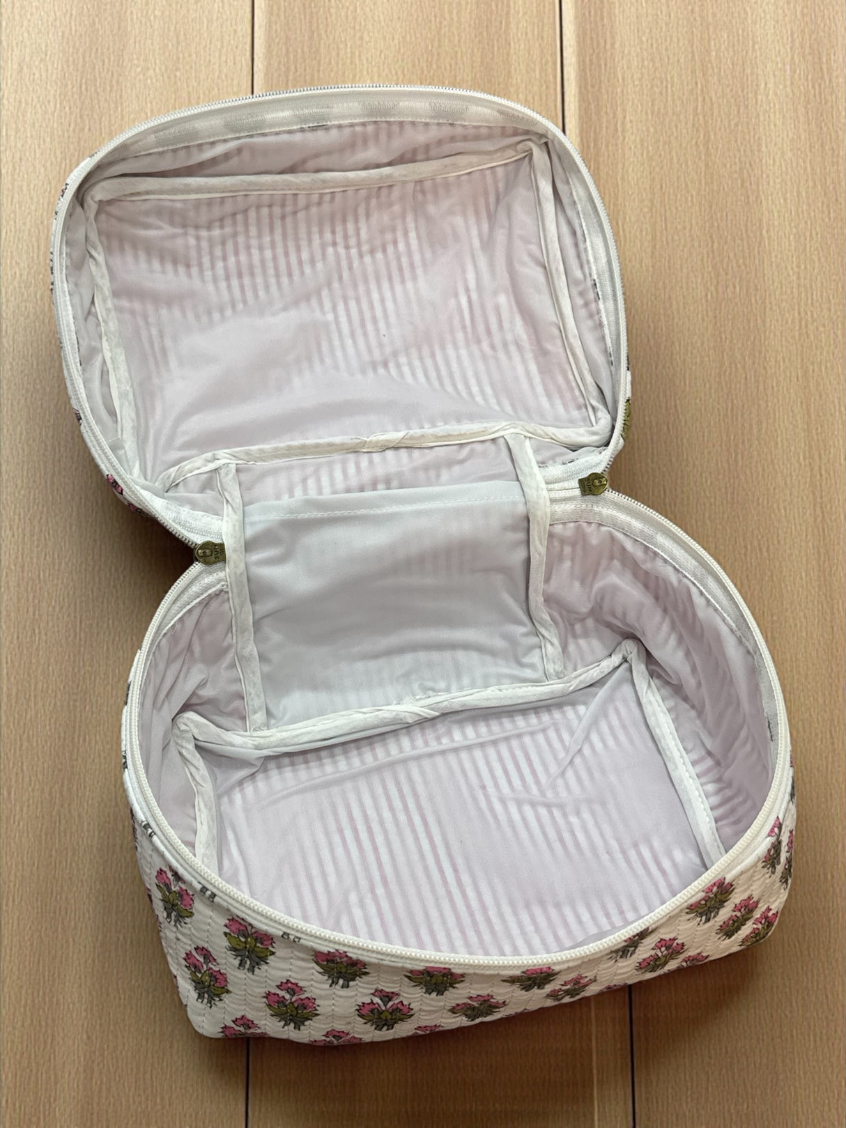 waterproof toiletry-kit-for-travel