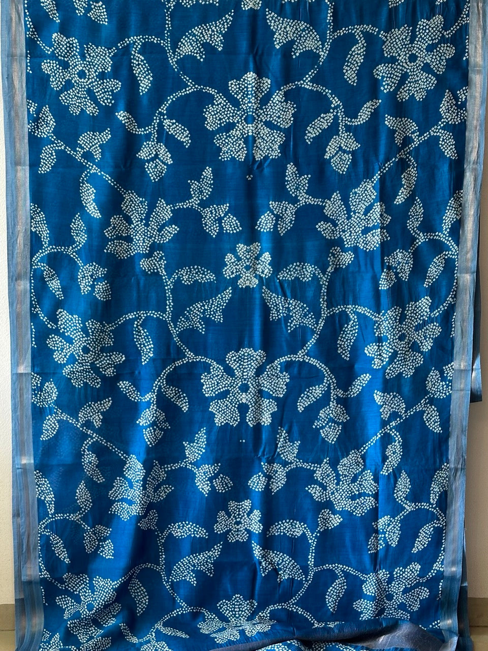 Blue Chiniya Silk Floral Pattern Bandhani Saree