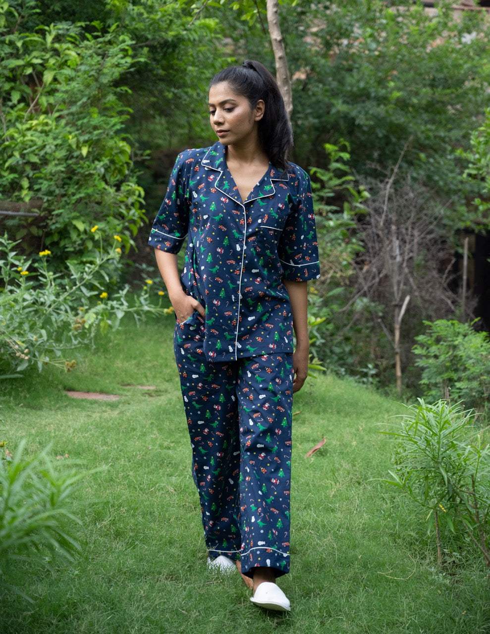 blue-christmas-theme-cotton-pajama-texture-view