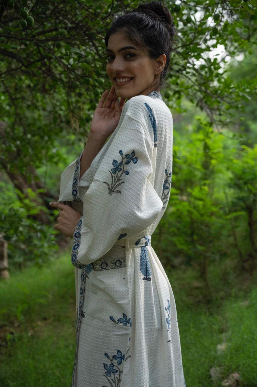 blue-flower-cotton-waffle-bathrobe-close-up-view