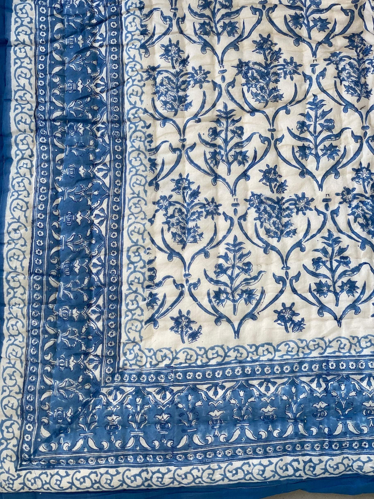 blue-flower-king-cotton-quilt-front-view