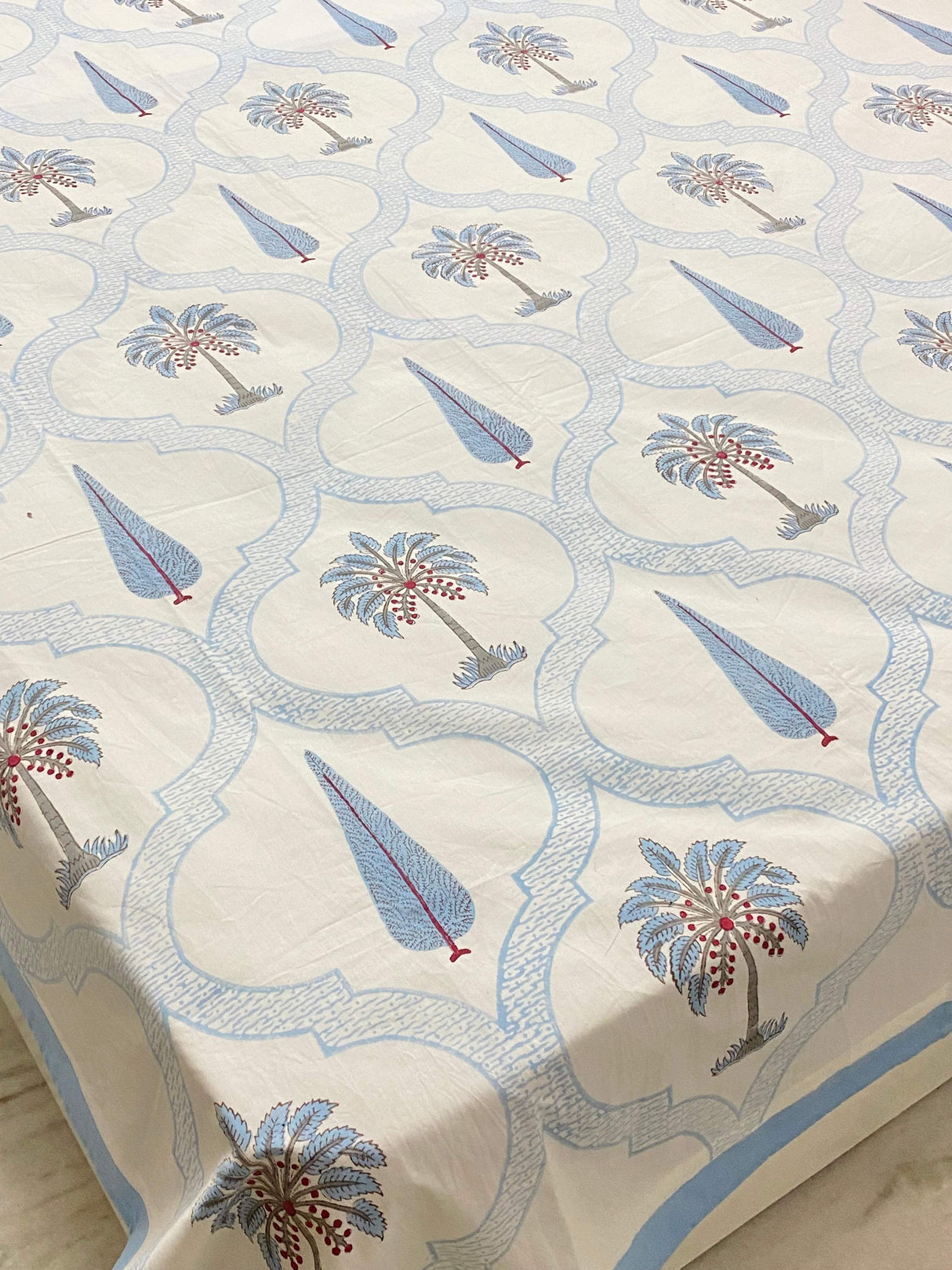 blue-tree-king-cotton-bedsheet-pattern-view