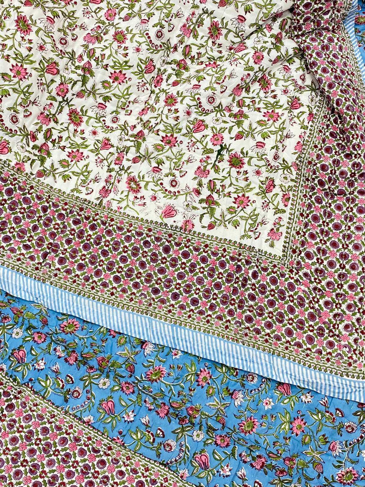 blue-violet-flowers-king-cotton-quilt-close-up