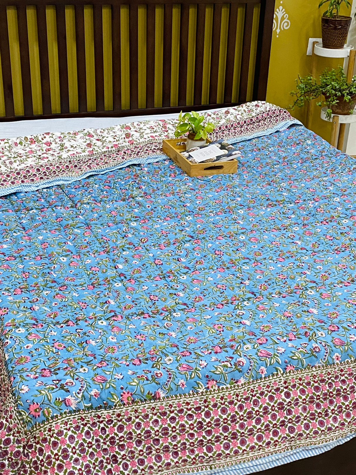blue-violet-flowers-king-cotton-quilt-overall-view