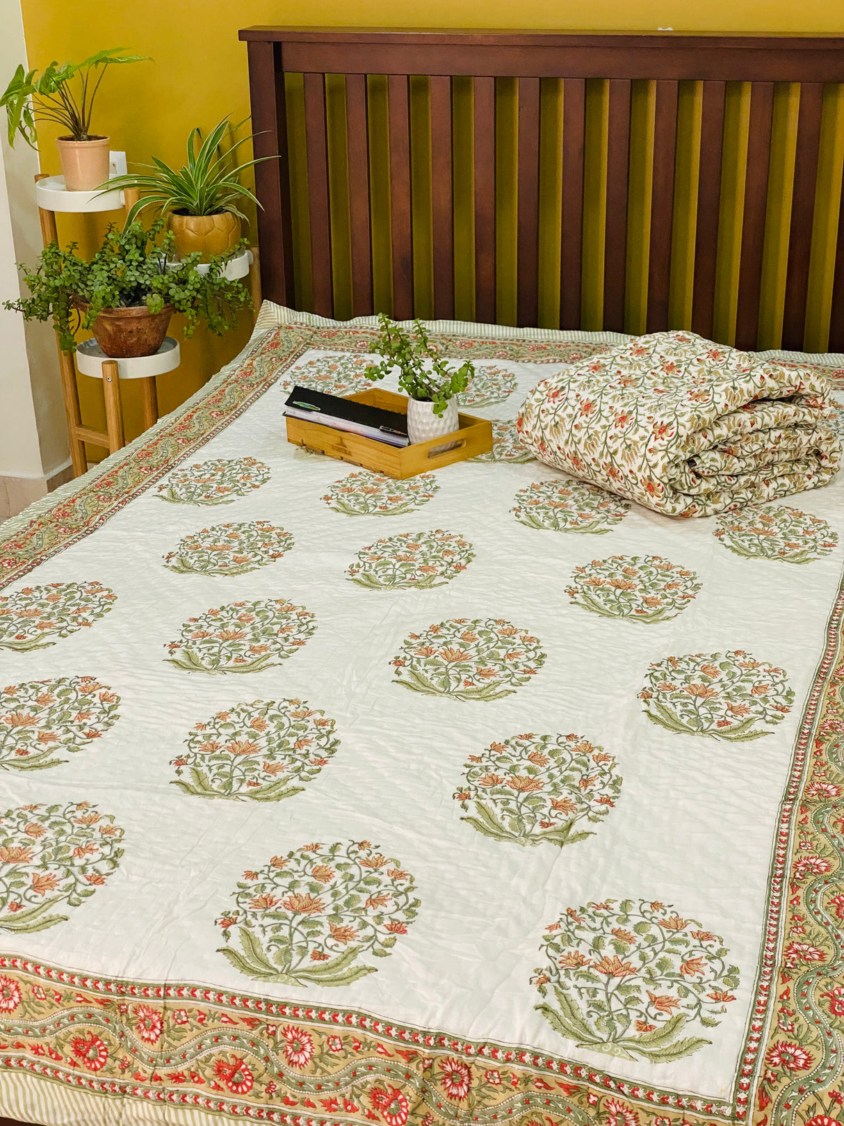 brown-floral-single-cotton-quilt-complete-view