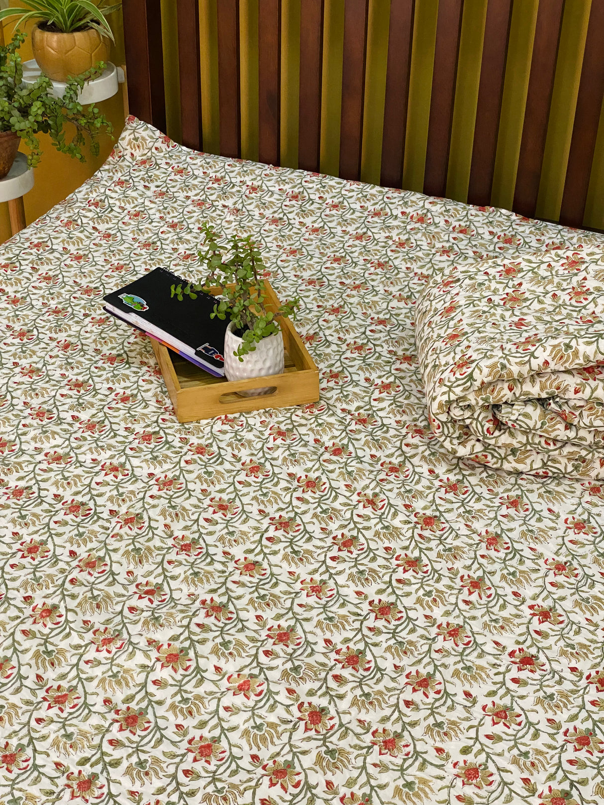 brown-floral-single-cotton-quilt-front-view