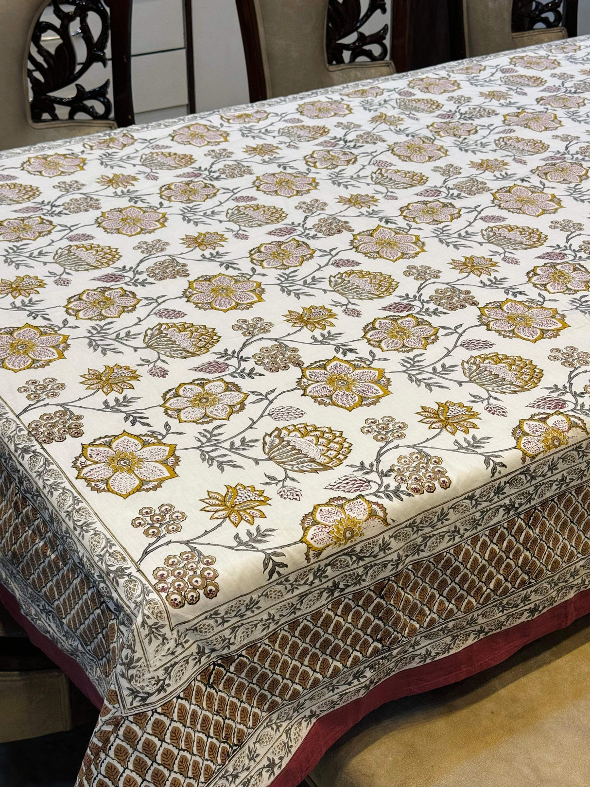 brown-theme-table-cloth-6-seater-side-view