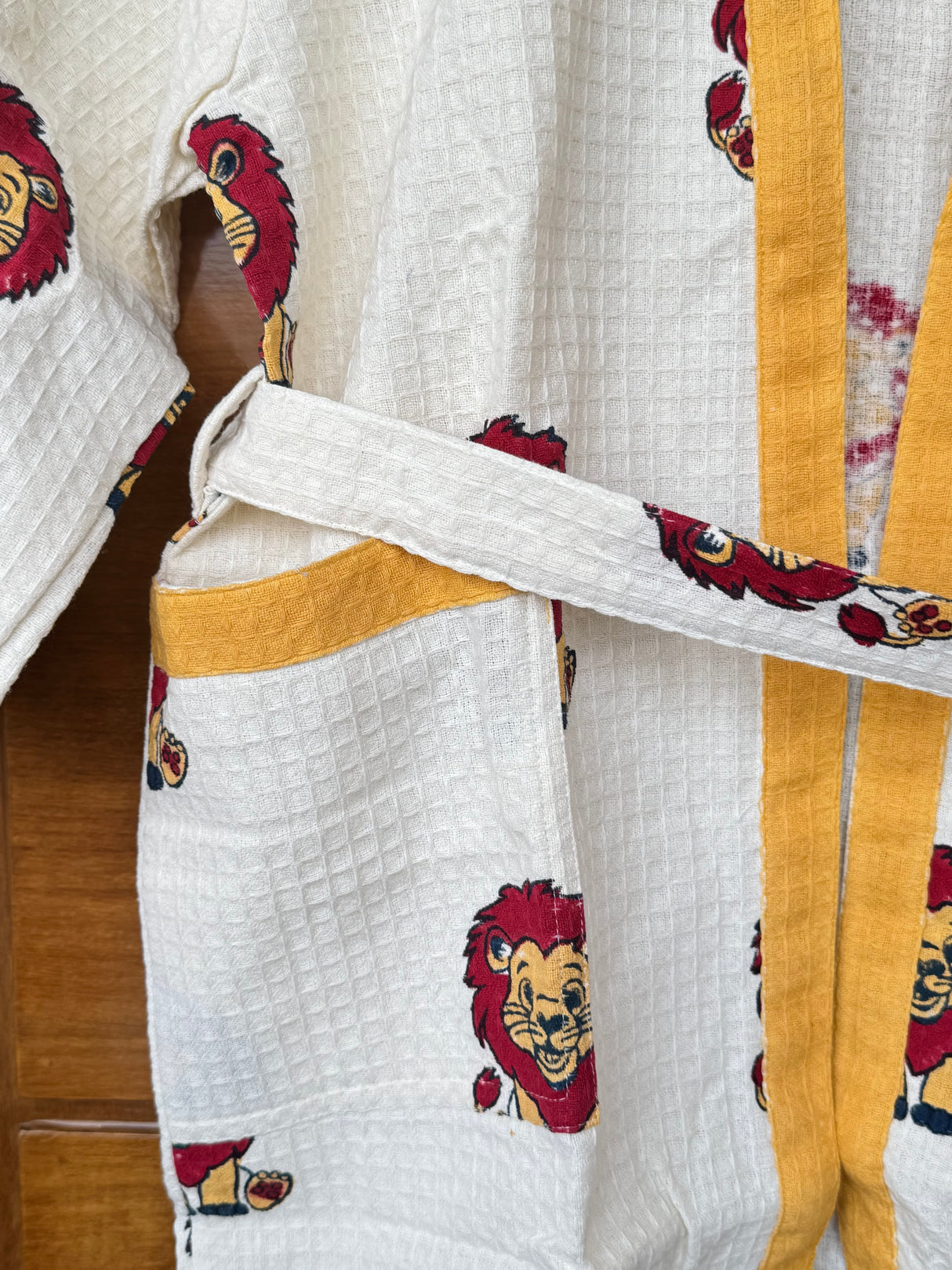 kids cotton waffle bathrobes for wholesale and retail purchase in India USA Australia New Zealand kuwait dubai