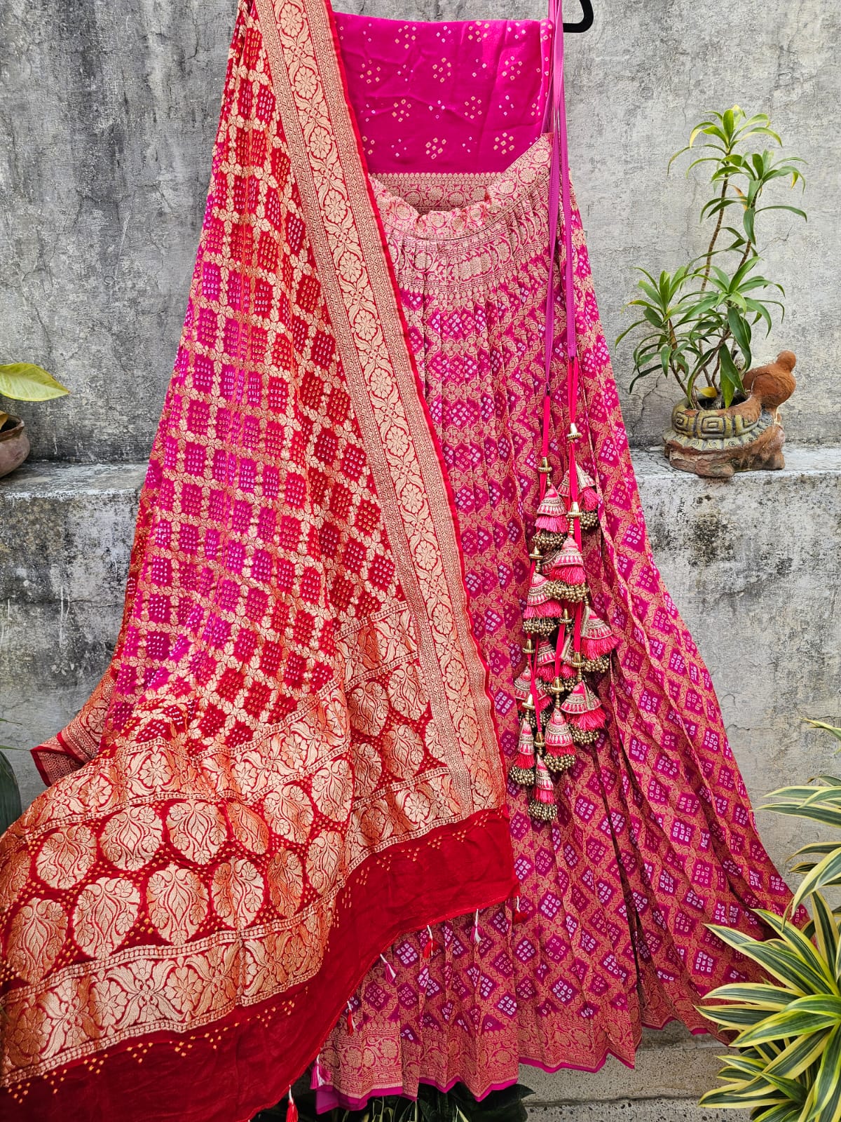 captivating-rani-pink-pure-banarsi-georgette-bandhani-lehenga-with-dupatta