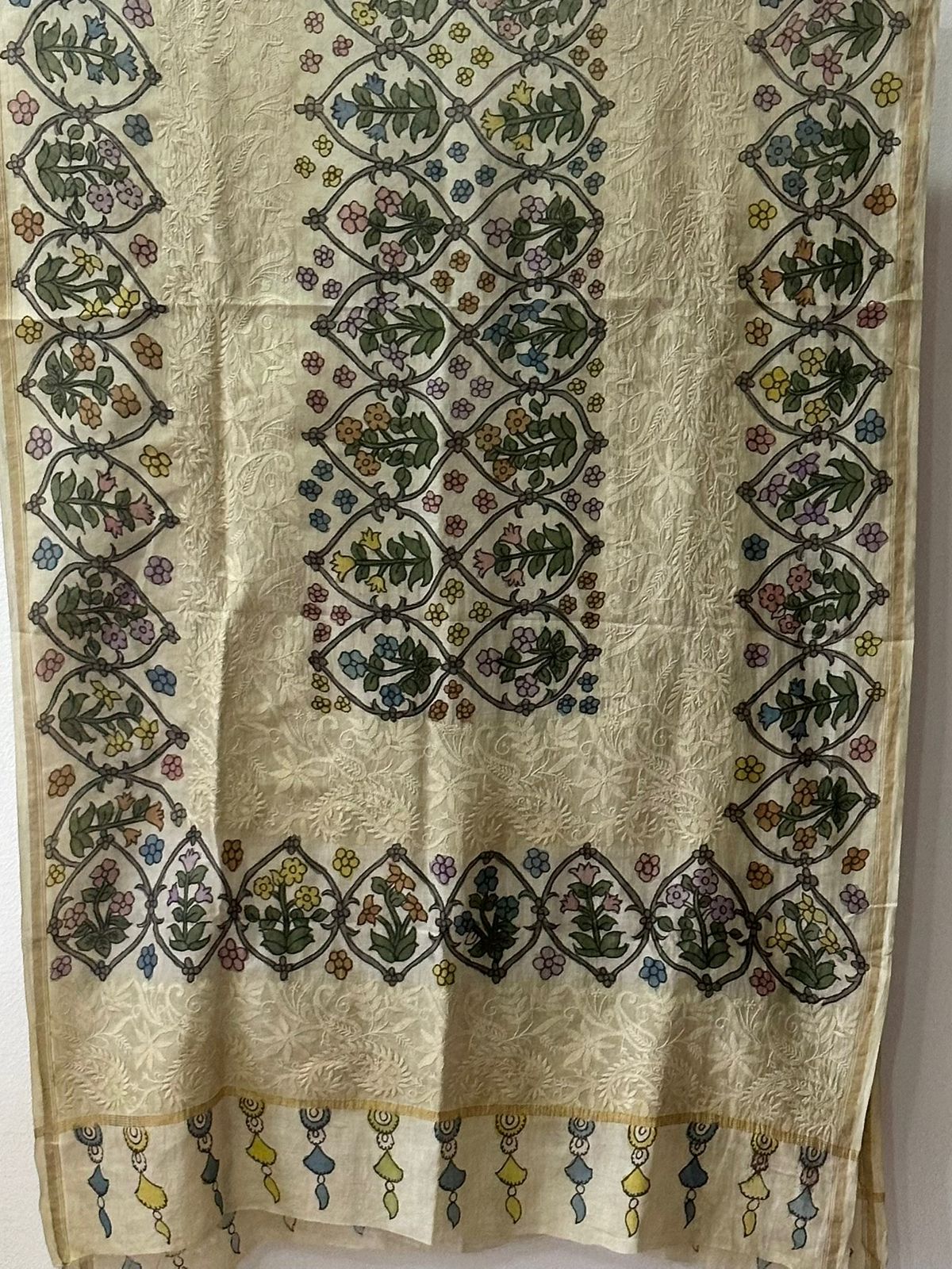 chanderi-cotton-silk-floral-kalamkari-dupatta-with-lucknow-chikankari