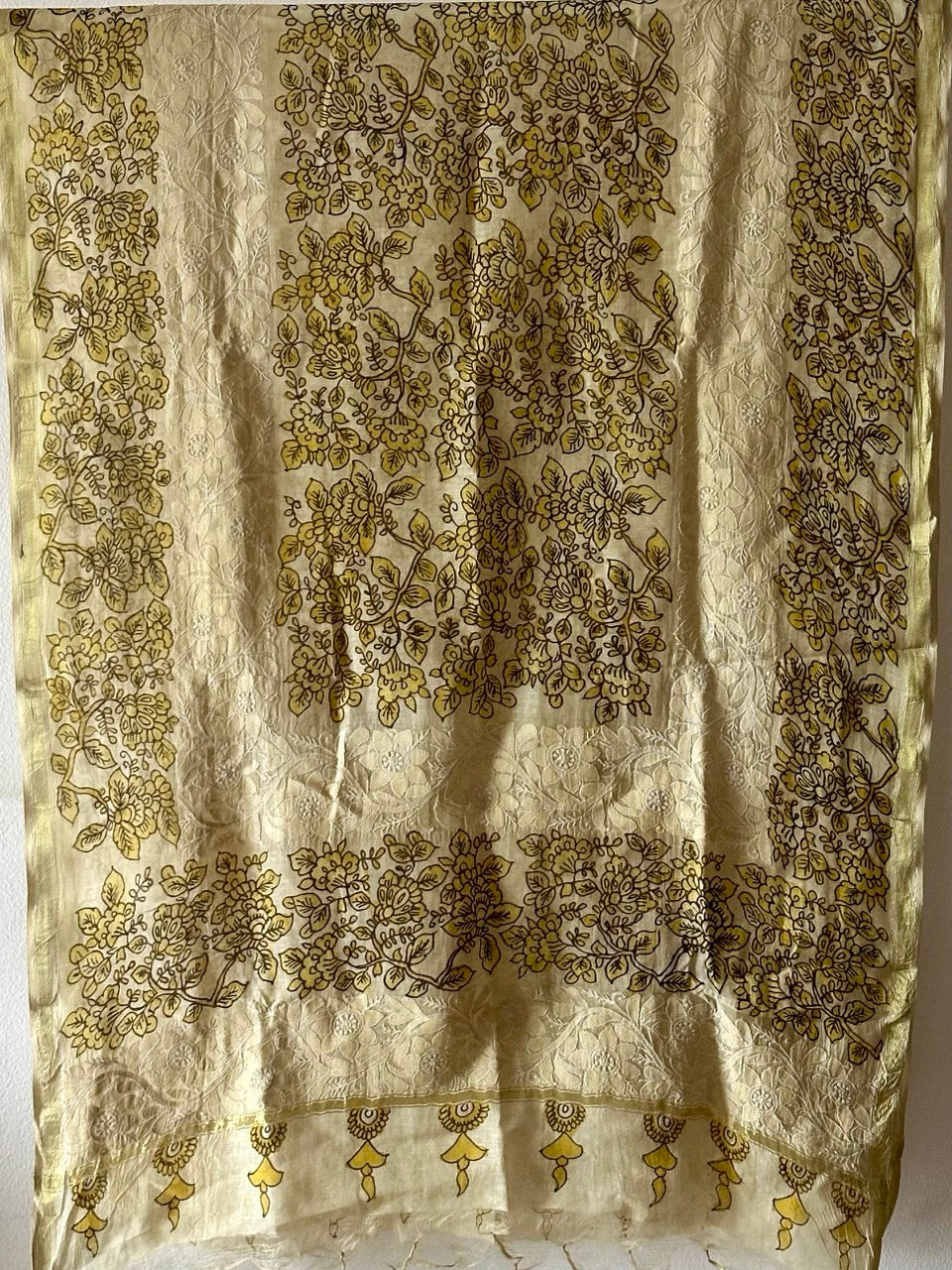 chanderi-cotton-silk-floral-kalamkari-dupatta-with-lucknow-embroidery