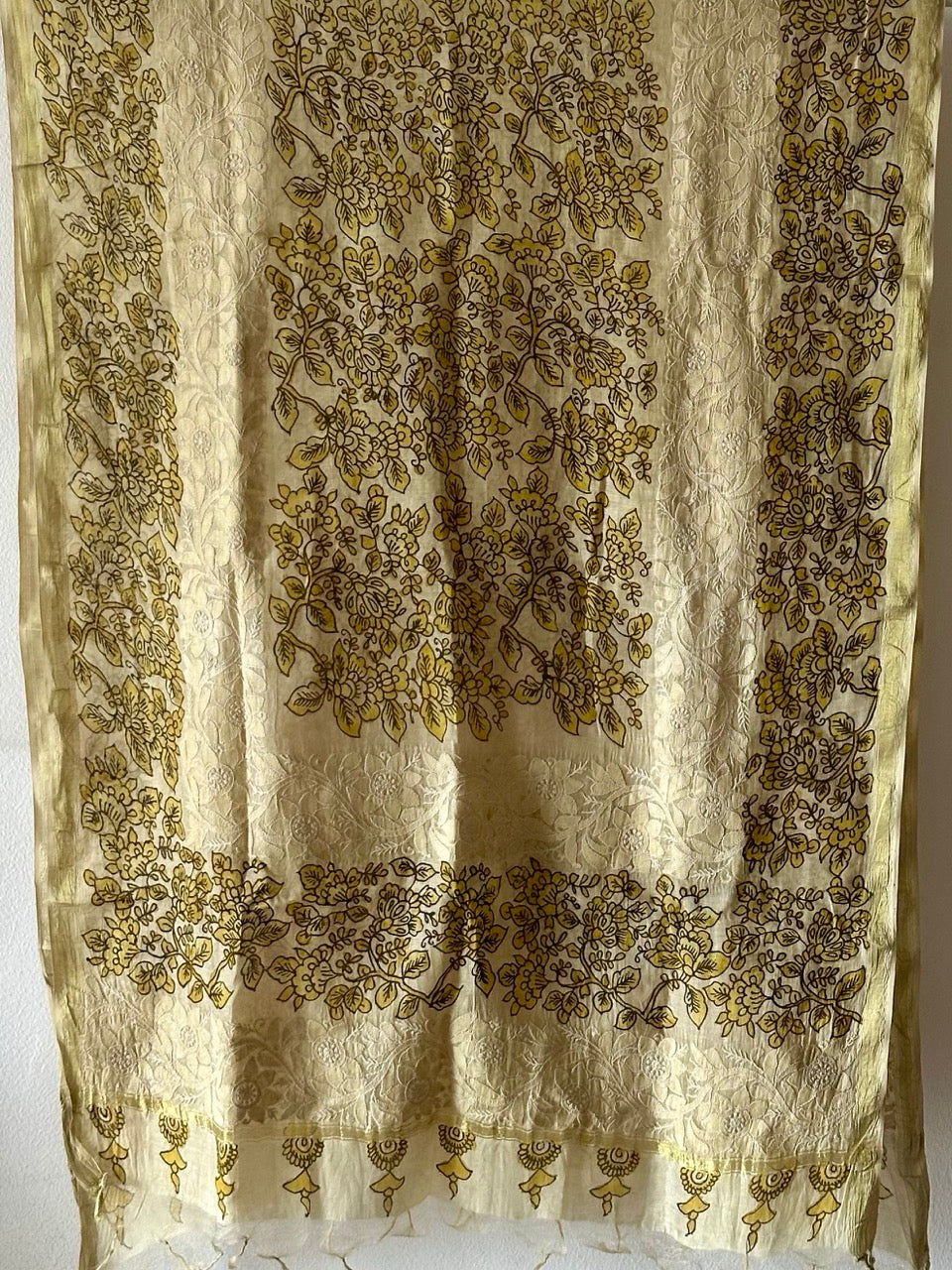 chanderi-cotton-silk-floral-kalamkari-dupatta-with-lucknow-embroidery