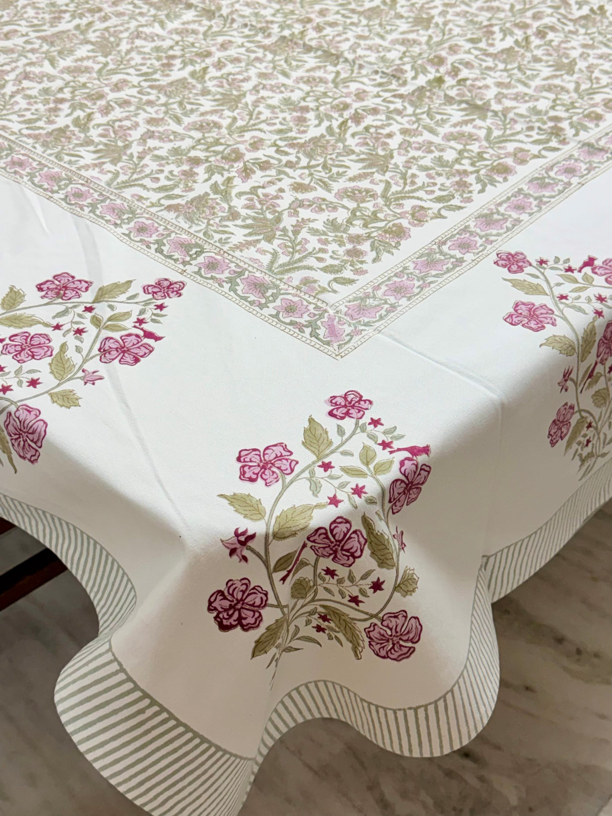 charming-print-cotton-table-cover
