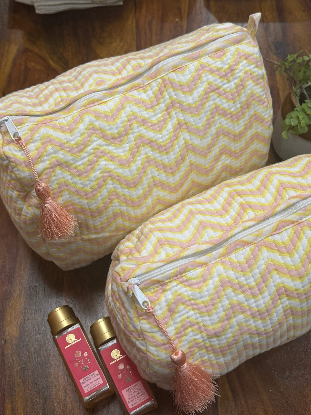 Set of 2 Multipurpose Pouches (large and medium)