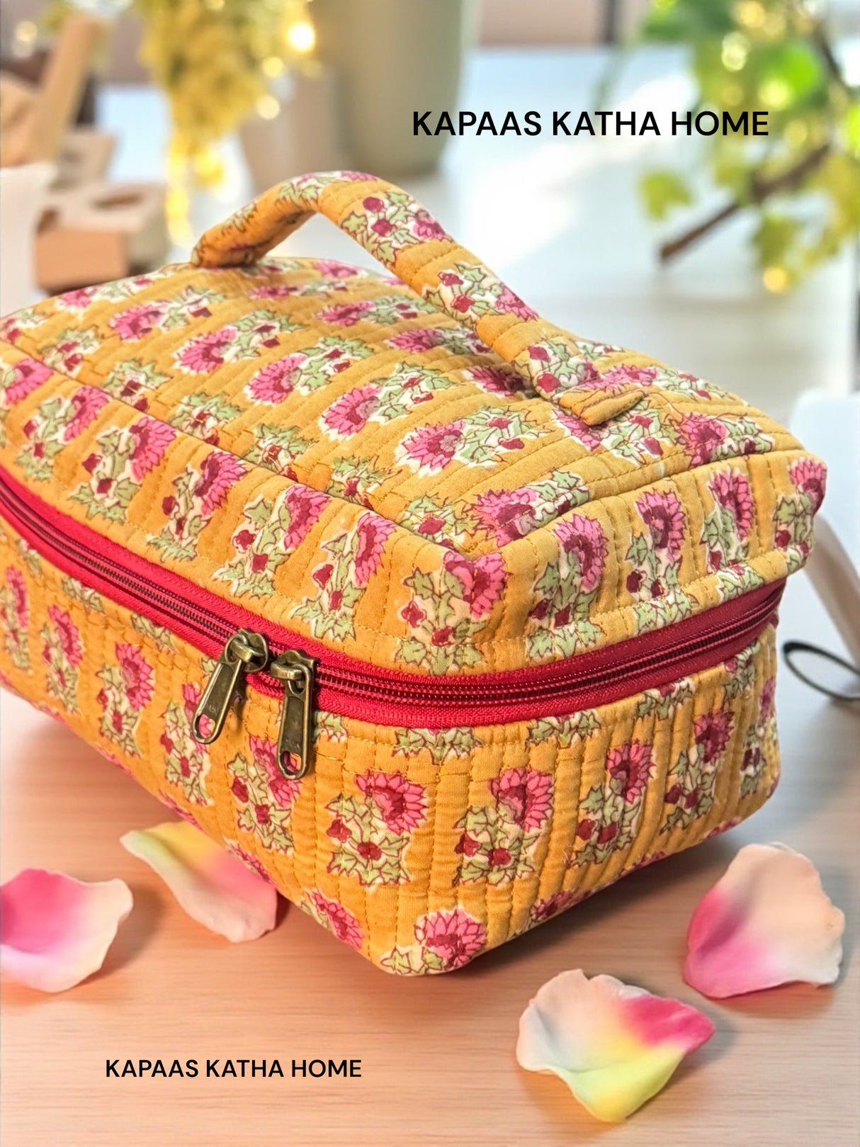 handblock-makeup-kit-for-travel