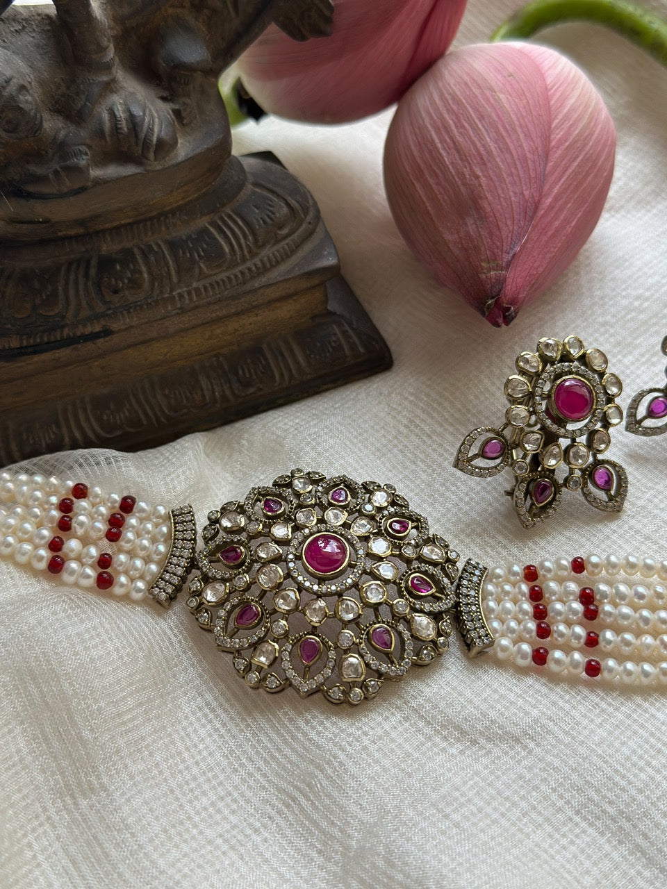 crimson-majesty-92-5-silver-victorian-finish-choker-set