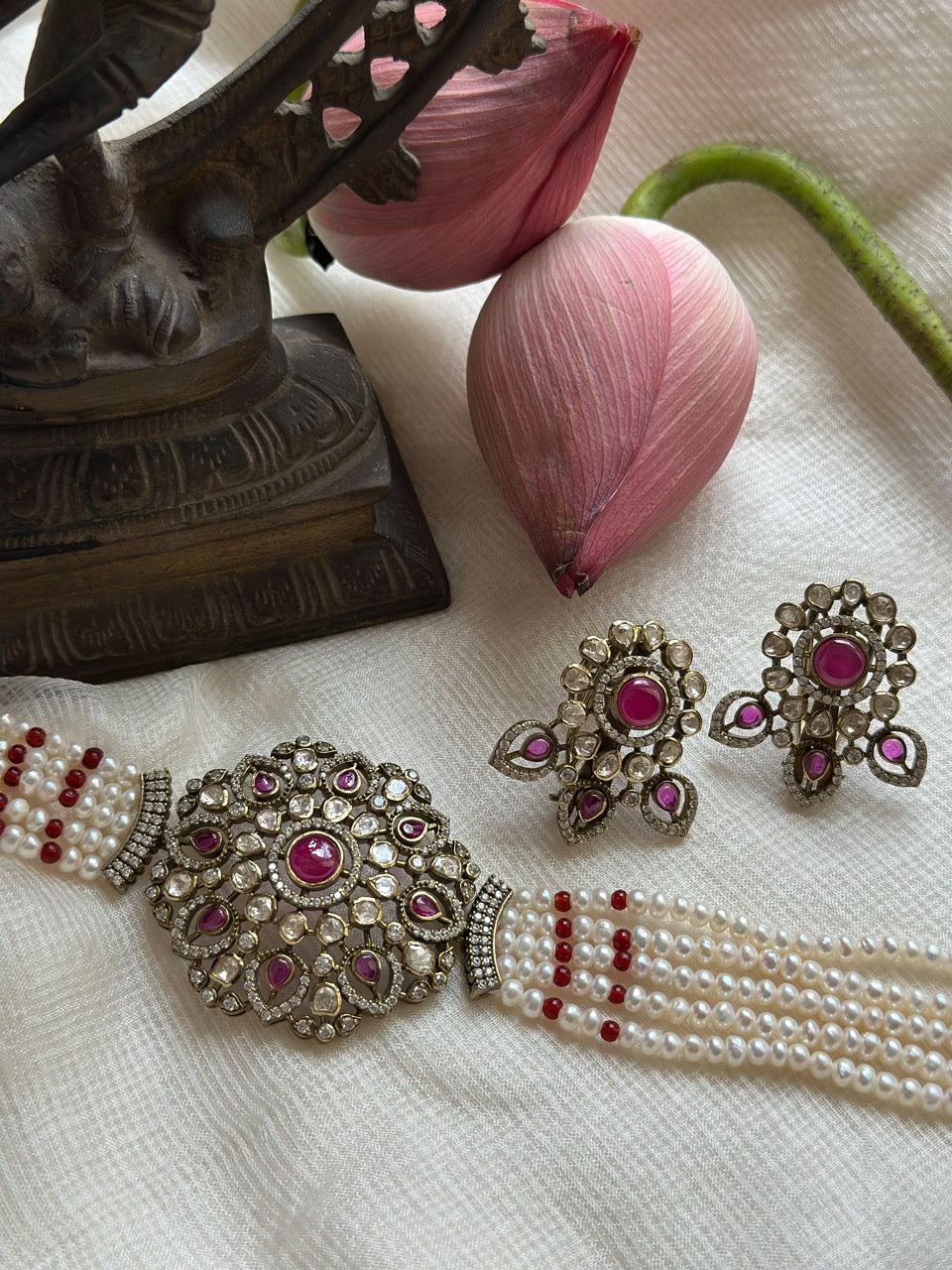 crimson-majesty-92-5-silver-victorian-finish-choker-set