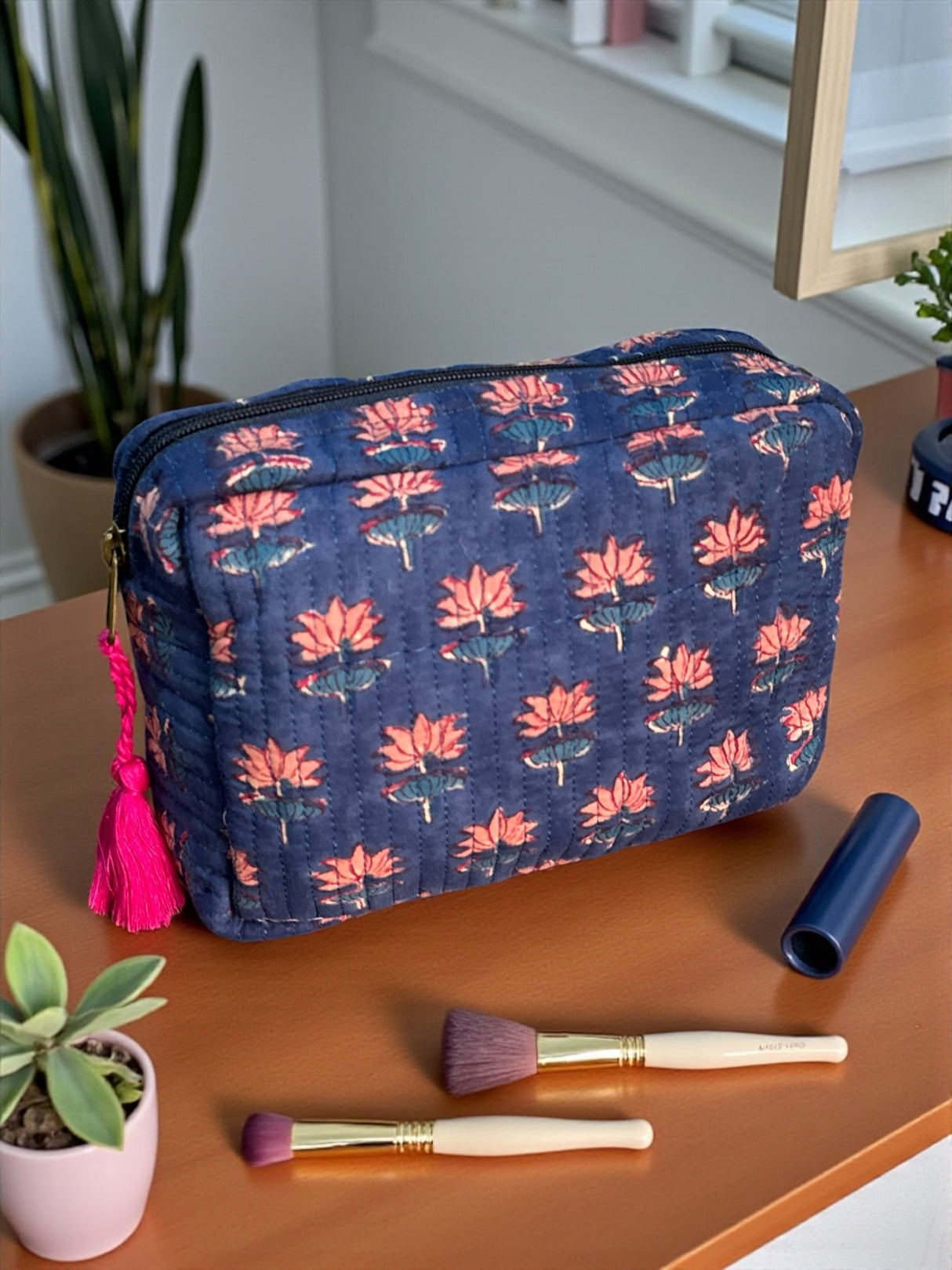 cushioned-cotton-midnight-lotus-quilted-organizer