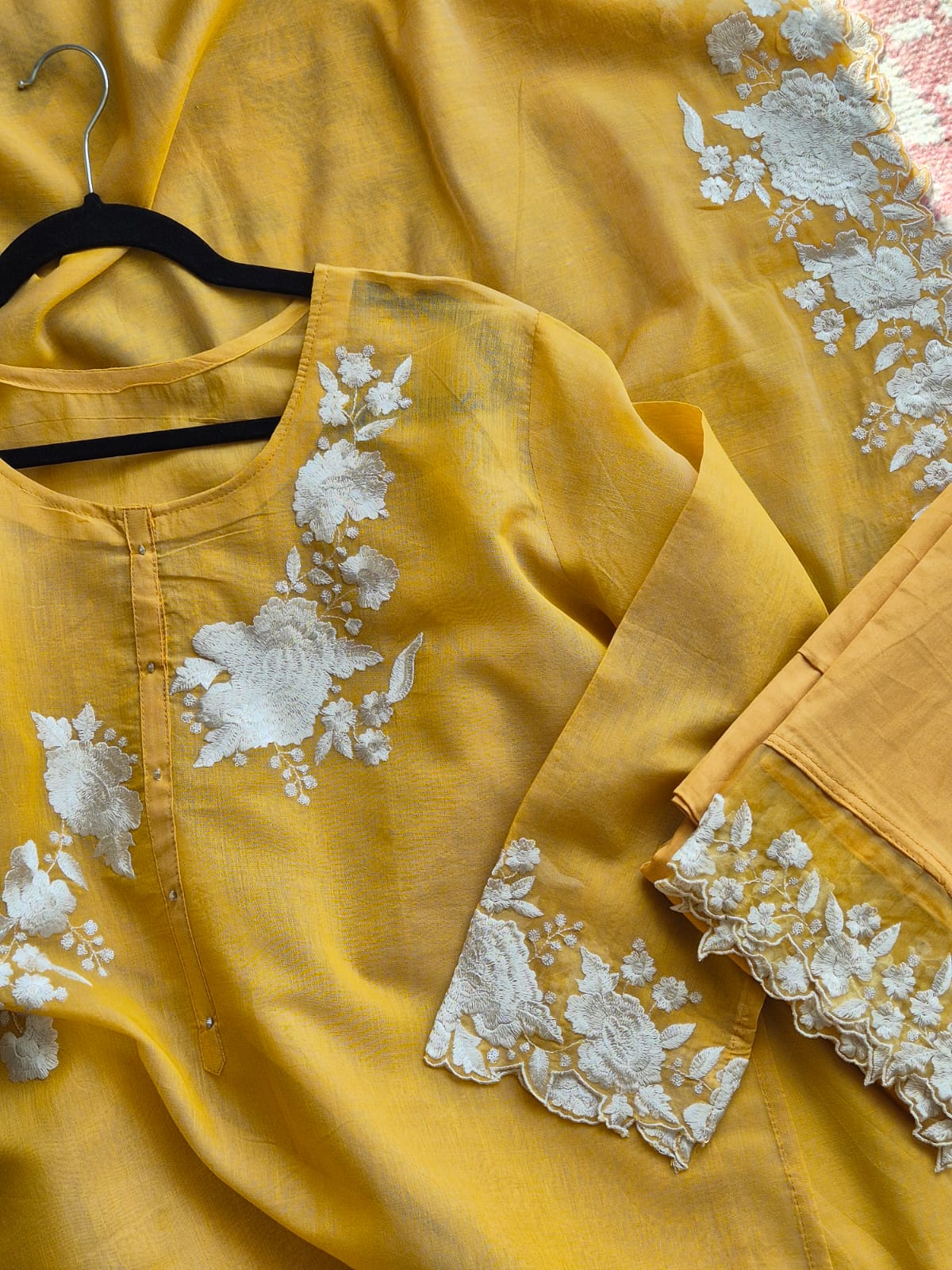 cutwork-embroidered-mulchanderi-semi-stitched-suits-set