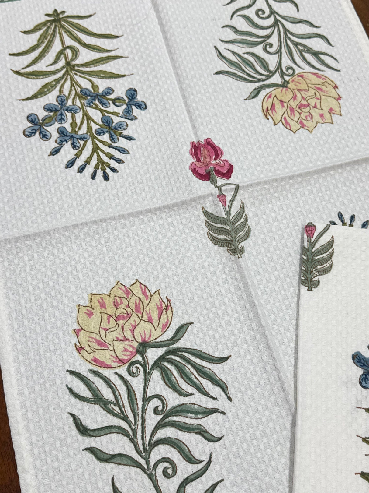 decorative-floral-bouquet-cotton-hand-towel