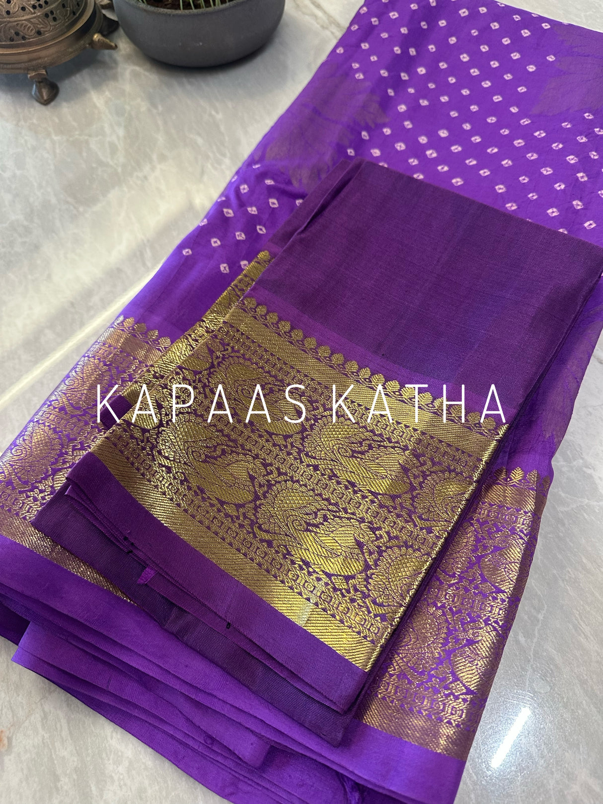 designer-royal-rajsi-bandhani-saree