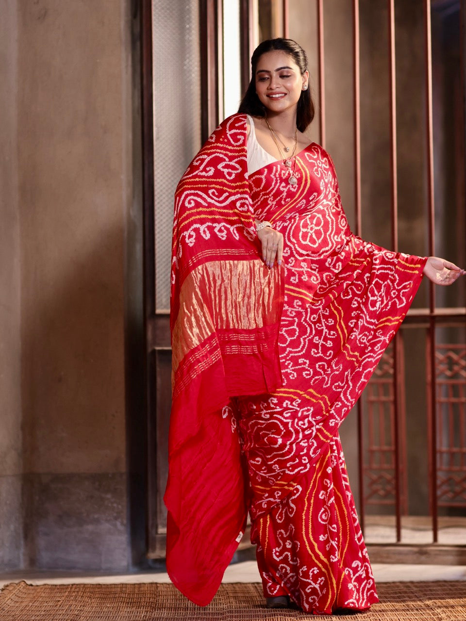 divine-beauty-red-pure-gajji-silk-floral-bandhani-saree