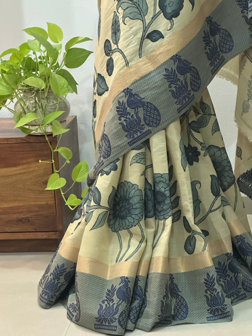 dusty-beige-handcrafted-cotton-kalamkari-saree-front-drape-view