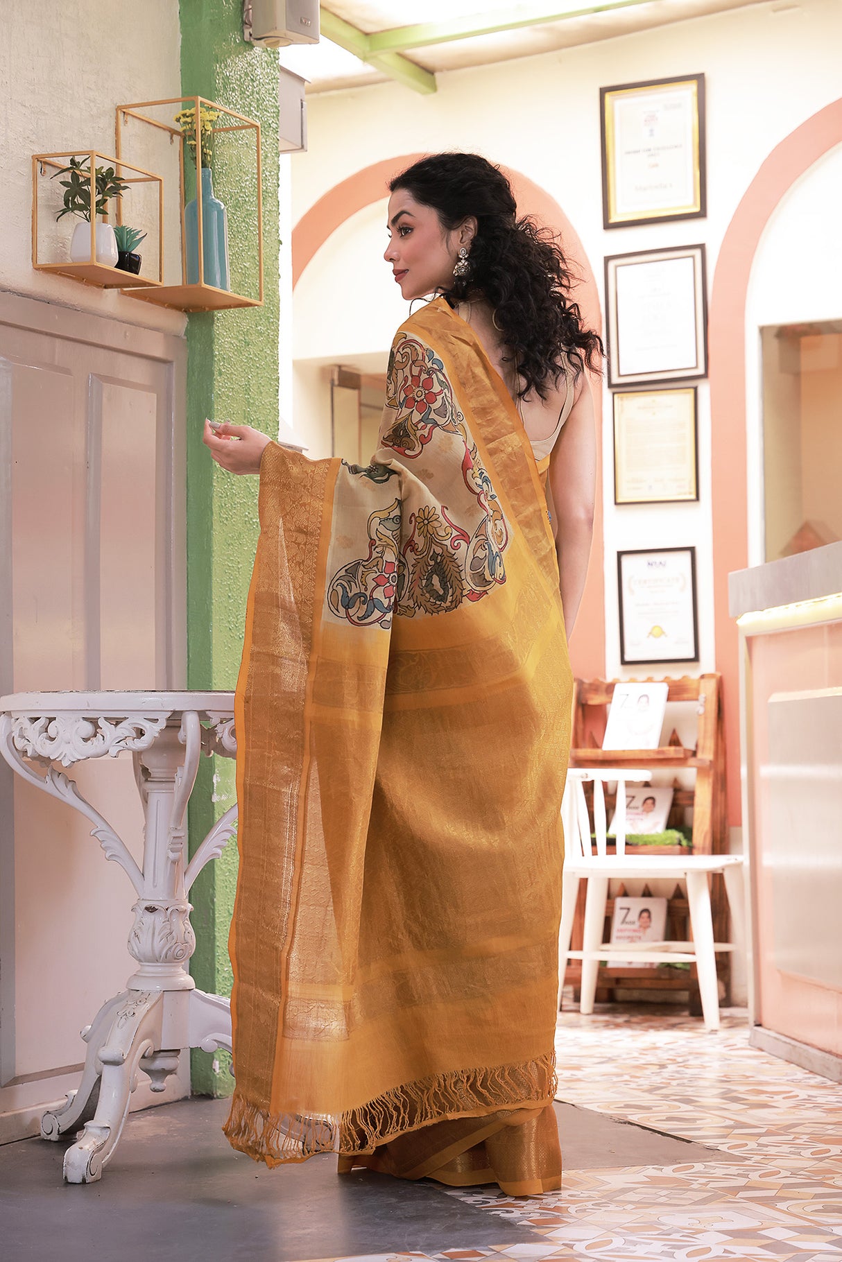 elephant-theme-kupaddam-pattu-kalamkari-saree-side-profile-view