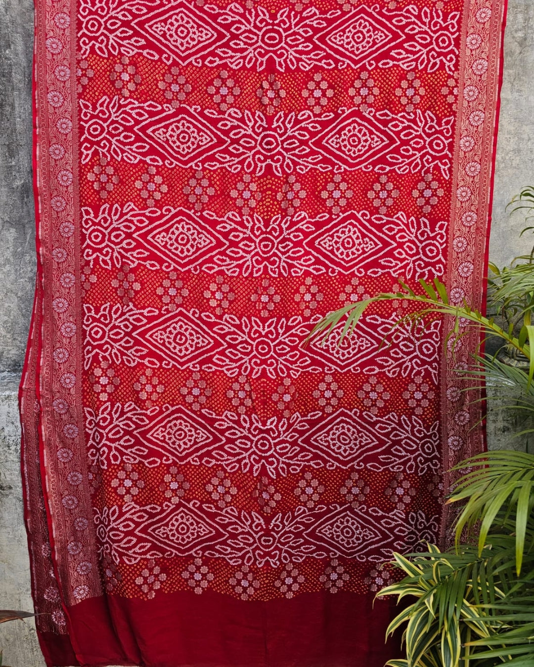 ethnic-bandhani-saree-inspired-by-regional-craft