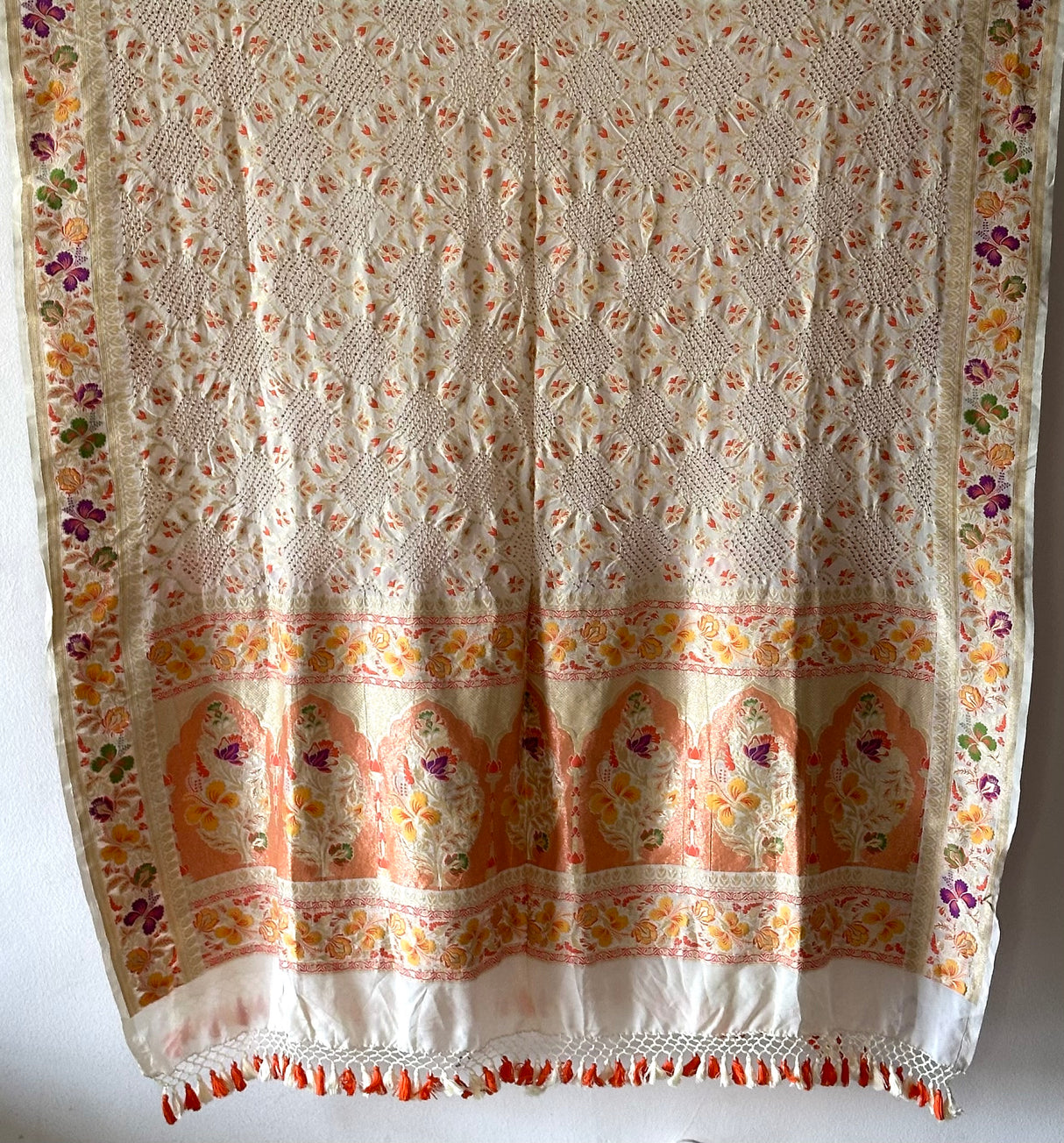 ethnic-ivory-banarasi-woven-floral-dupatta