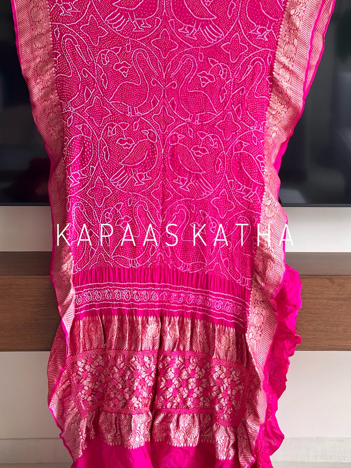 exclusive-handloom-banarasi-bandhani-saree