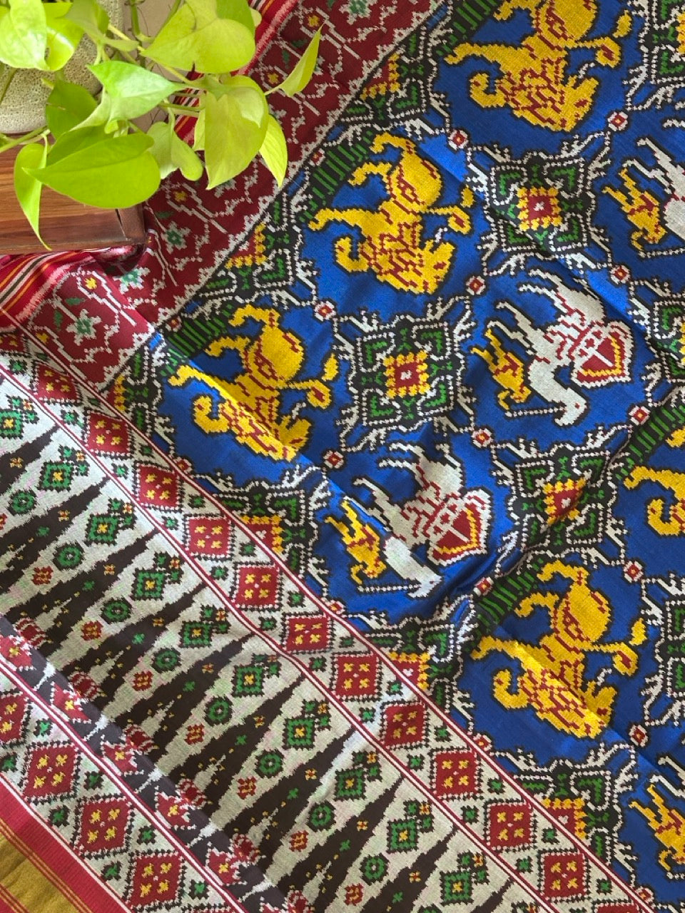 Exclusive Lion and Camel Theme Handloom Pure Silk Single Ikat/Patola Dupatta