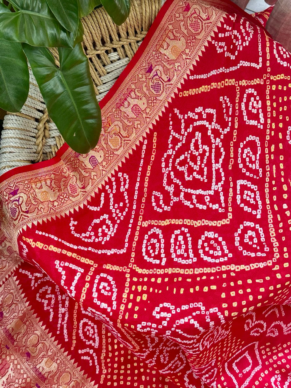 exquisite-red-banarasi-georgette-bandhani-saree