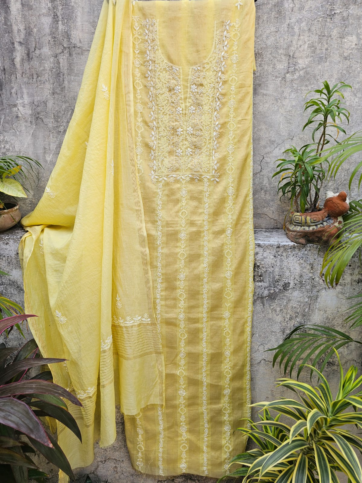 fida-e-chikan-mul-chanderi-unstitched-suit-set