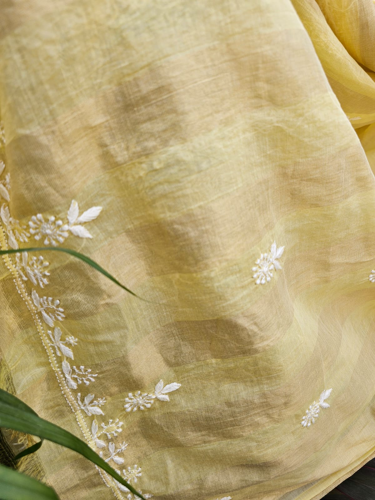 fida-e-chikan-mul-chanderi-unstitched-suit-set