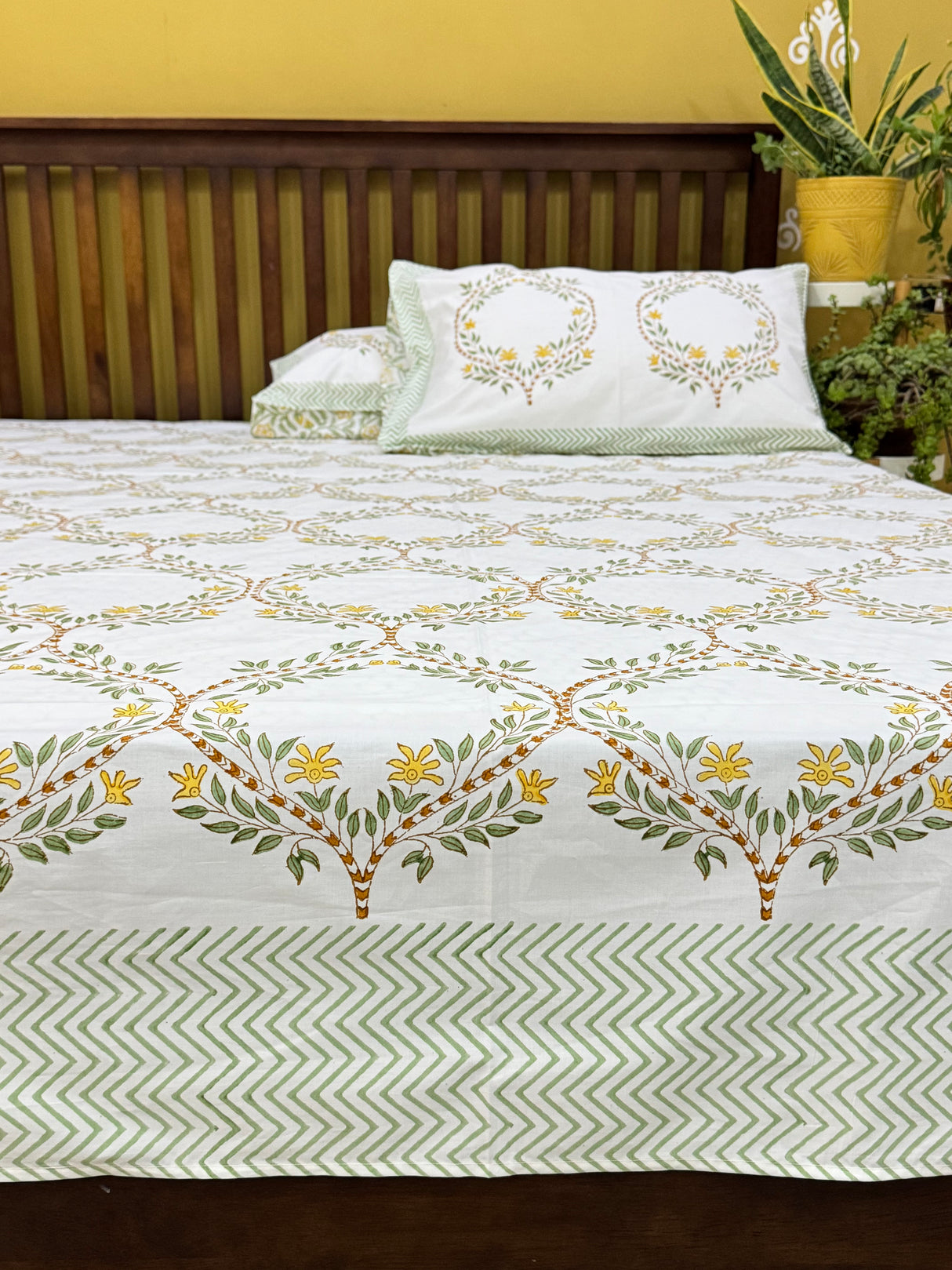 fitted-earthen-flora-handblock-print-pure-cotton-bedsheet